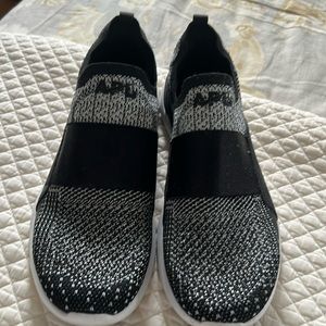 Cute slip on shoes by APL. Great condition. Worn one time.